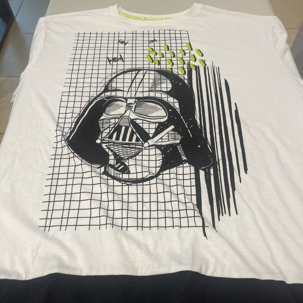 NEW Disney Star Wars Darth Vader T-shirt XL WHITE AND BLACK